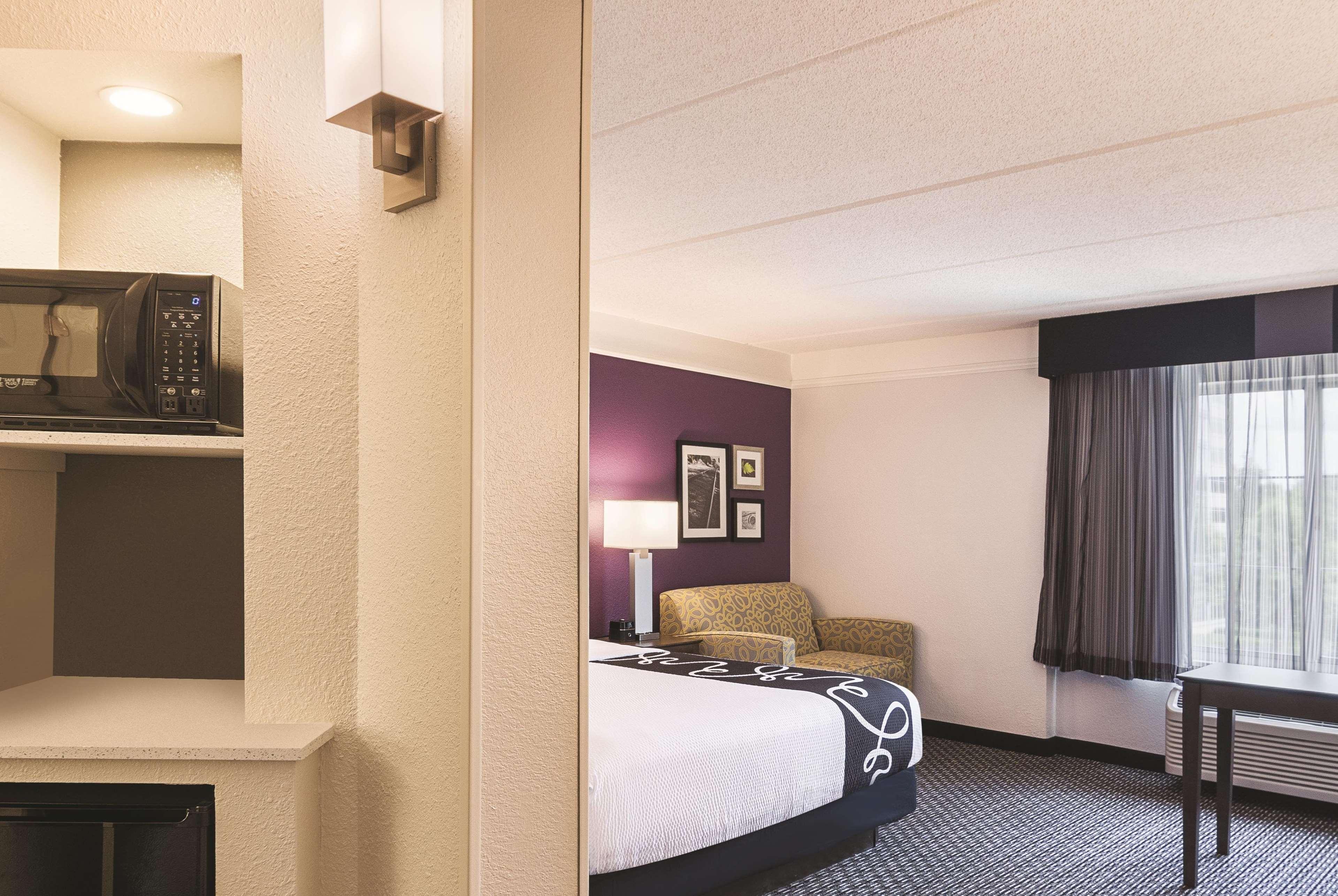 Hotel La Quinta By Wyndham Atlanta Perimeter Medical Sandy Springs Exterior foto