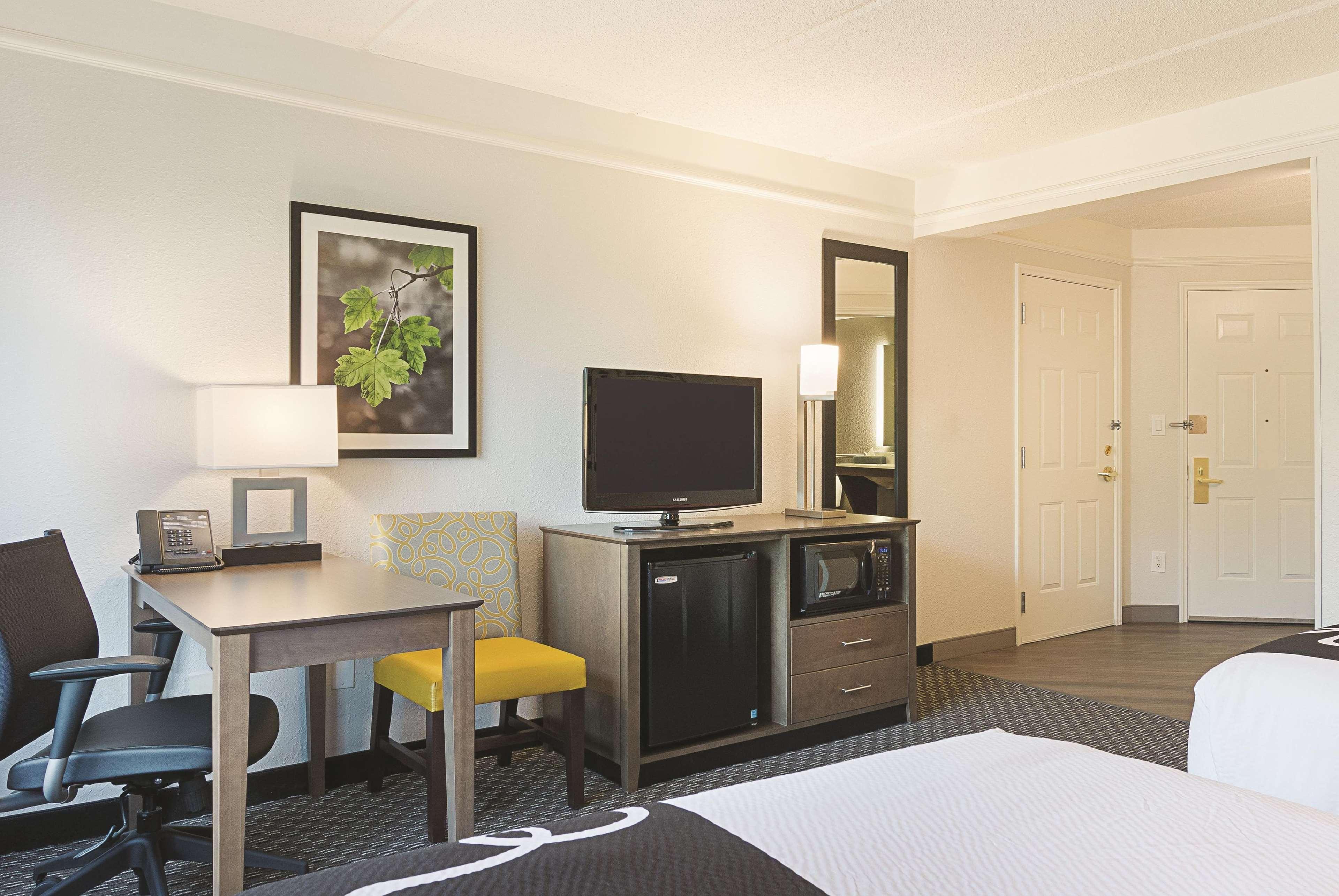 Hotel La Quinta By Wyndham Atlanta Perimeter Medical Sandy Springs Exterior foto
