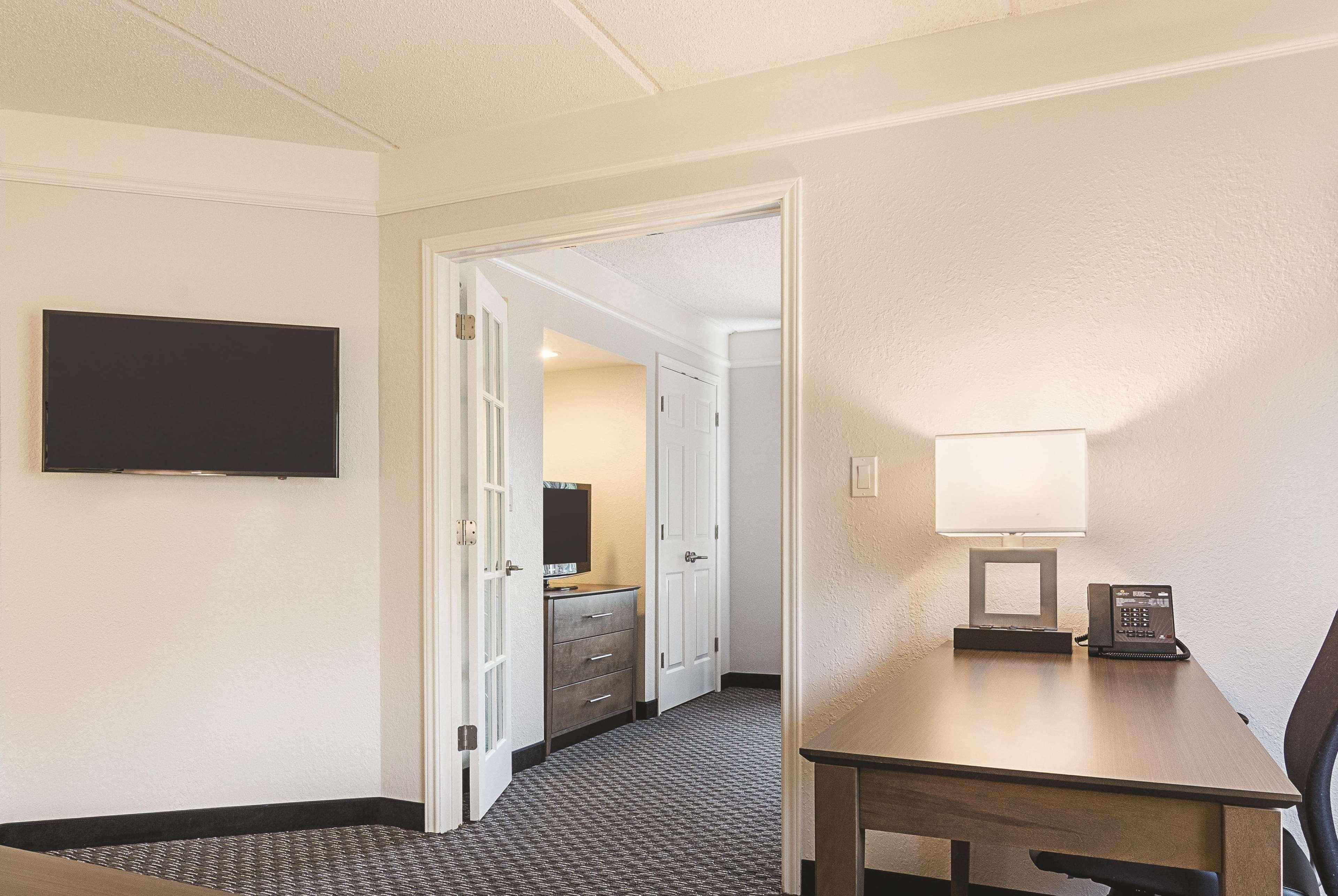 Hotel La Quinta By Wyndham Atlanta Perimeter Medical Sandy Springs Exterior foto