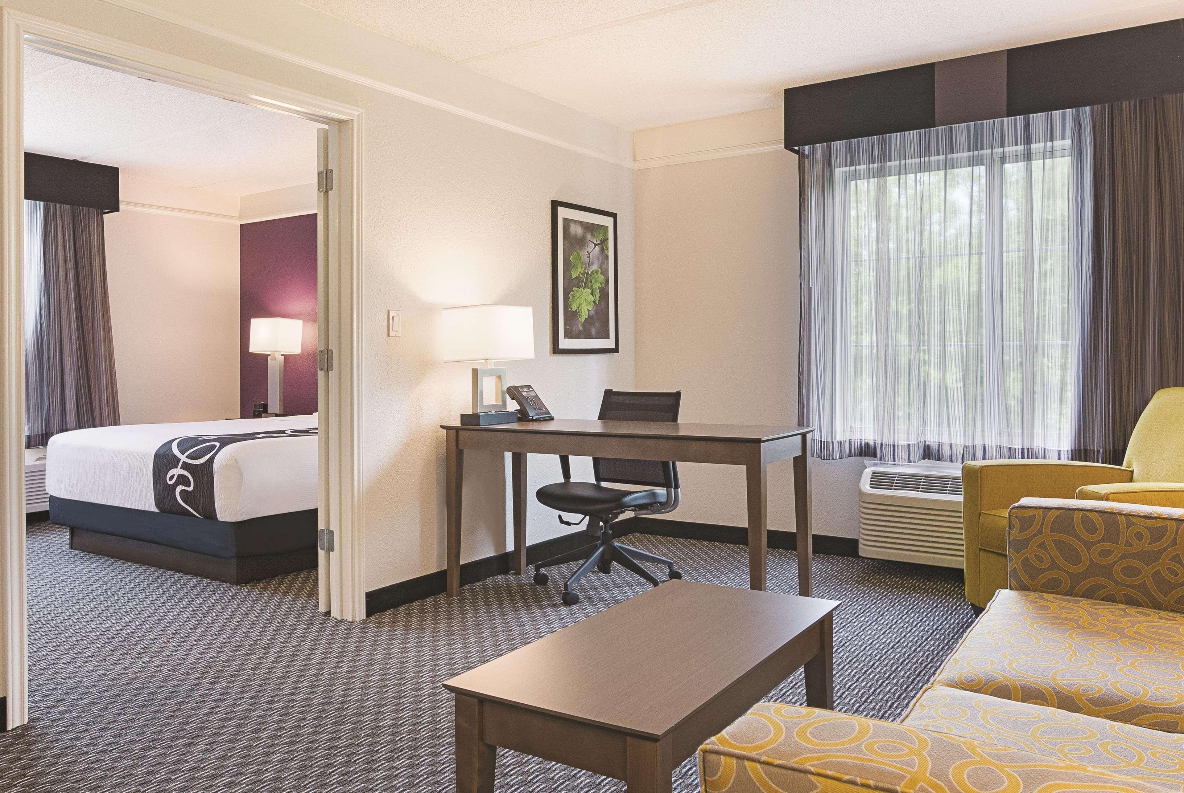 Hotel La Quinta By Wyndham Atlanta Perimeter Medical Sandy Springs Exterior foto